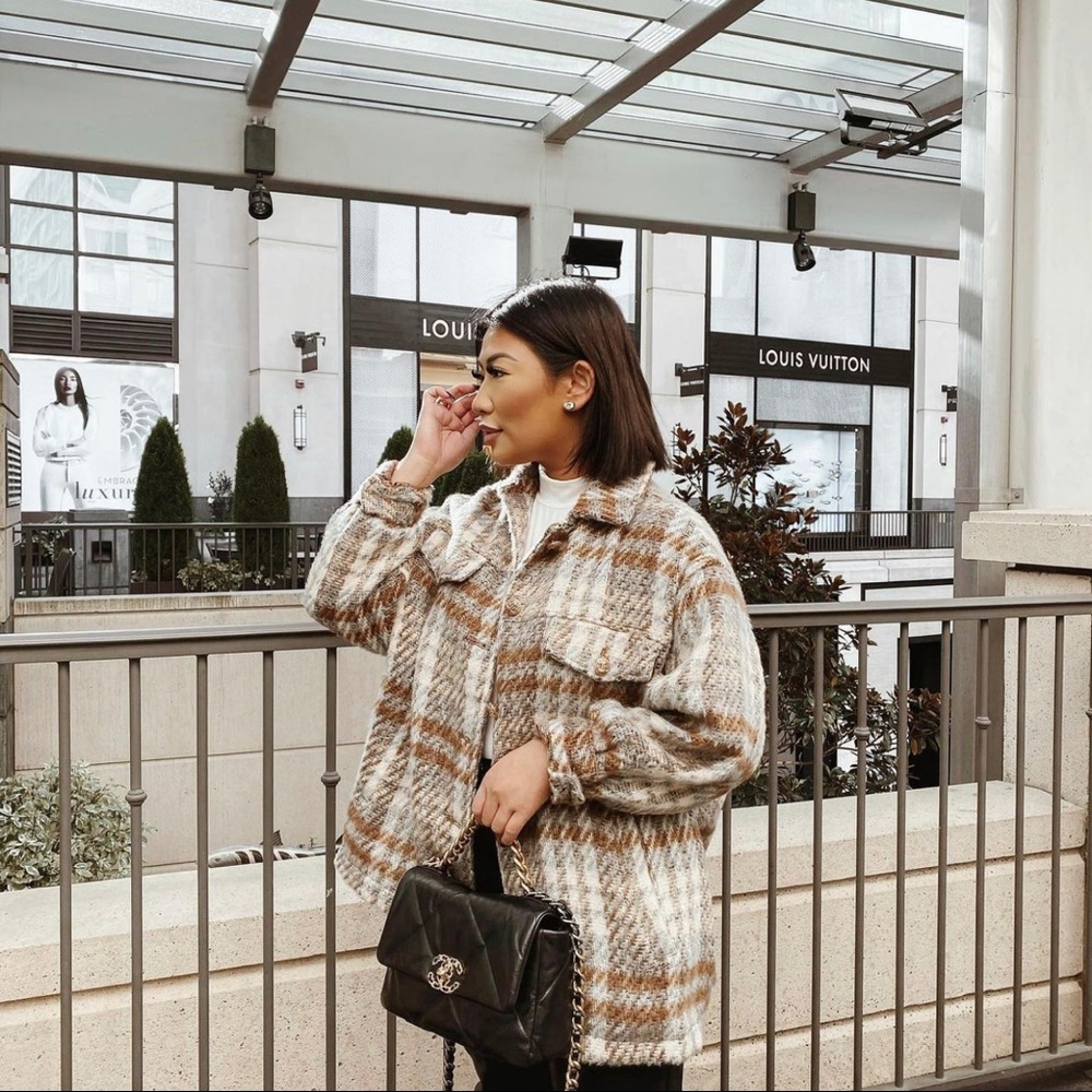 Zara - Neutral Shacket - size M